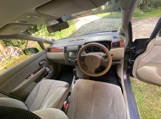 Nissan TIIDA Latio 2008