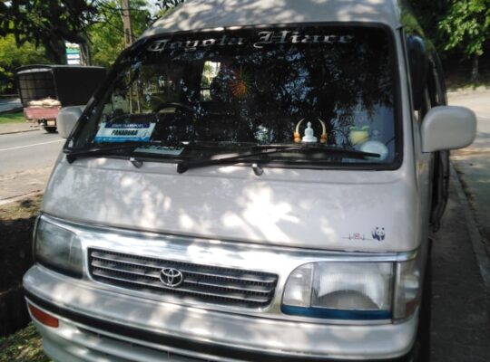 Toyota Dolphin HIACE Super Long LH123