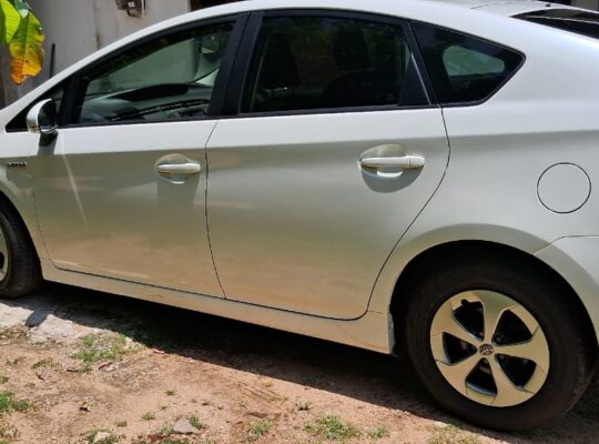 Toyota Prius Hybrid 2014