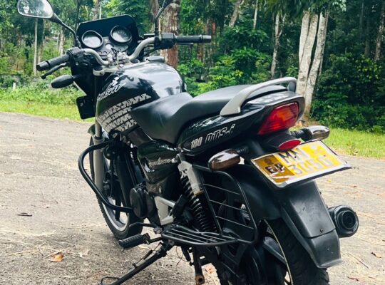 Bajaj Pulsar 180CC 2005