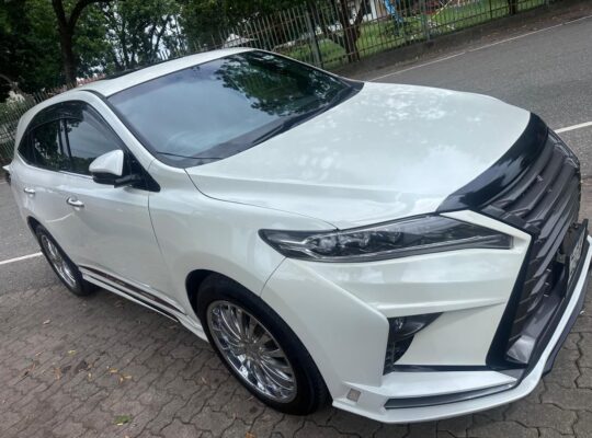 Toyota Harrier 2016