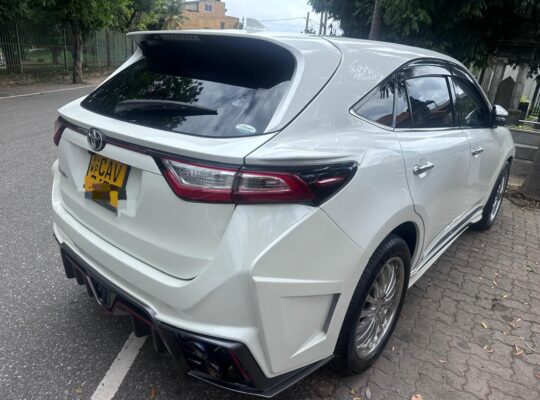 Toyota Harrier 2016