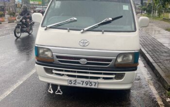 Toyota Hiace Super Custom