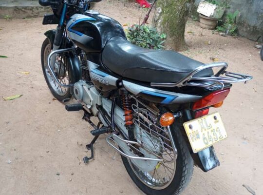 Bajaj CT100