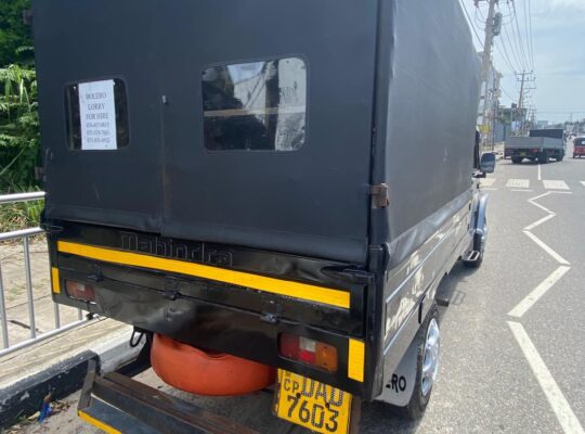 Mahindra Bolero Maxitruck Plus