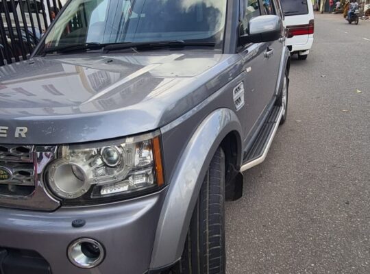 Land Rover Discovery 2012