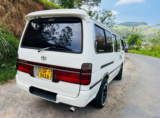 Toyota Hiace Super Custom 1995