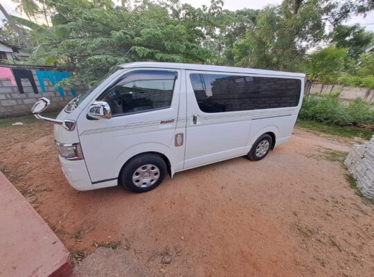 Toyota Hiace Super GL KDH 201 2009