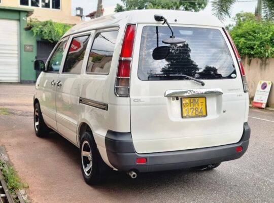 Toyota Noah 1999