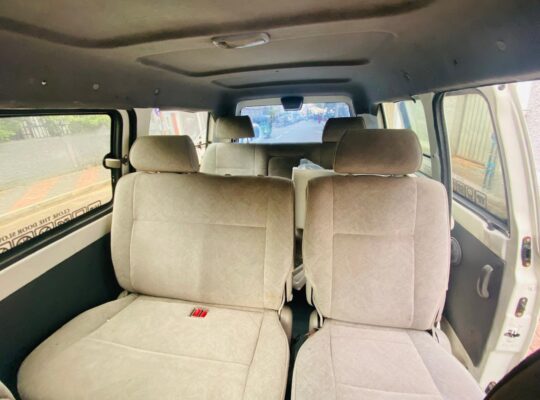 Toyota Noah KR42 1998