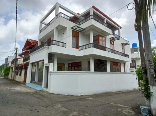 5 Beds Brand new House for sale in Piliyandala