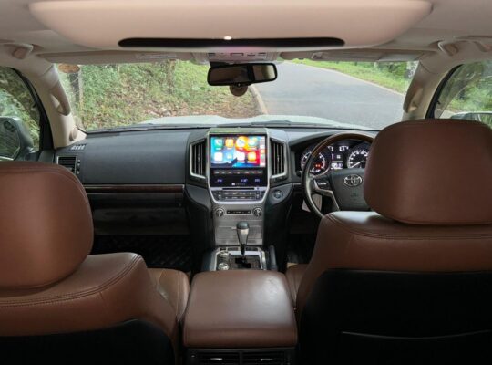 Toyota Land Cruiser V8 ZX 2015