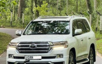 Toyota Land Cruiser V8 ZX 2015