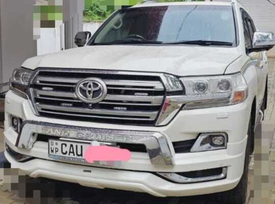 Toyota Land Cruiser V8 2015