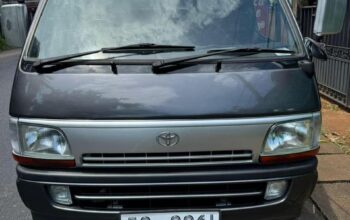 Toyota Hiace Dolphin Super GL LH 102