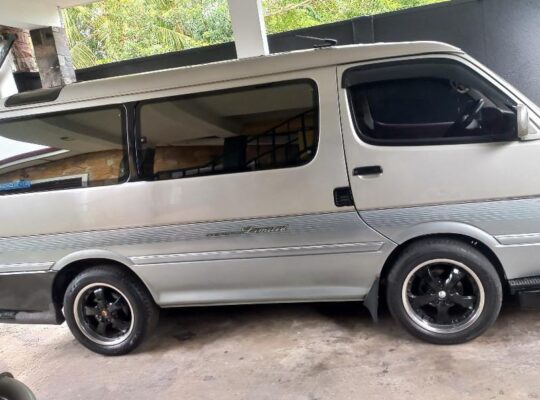 Toyota Hiace Supercustom Limited 2000