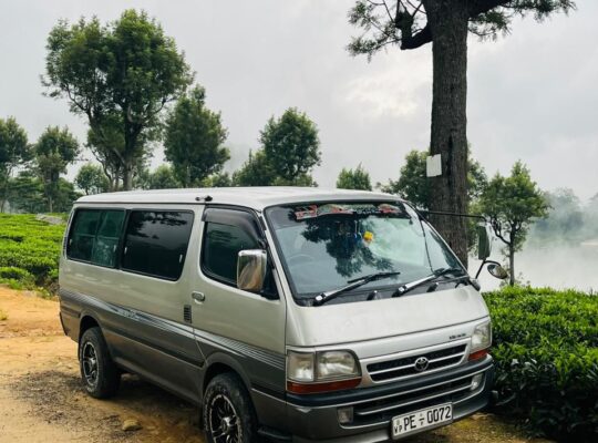 Toyota Hiace Dolphin Super GL