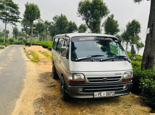 Toyota Hiace Dolphin Super GL