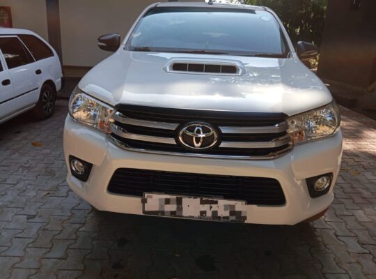 Toyota Hilux Double Cab 2016