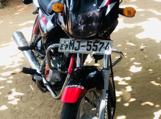 Bajaj CT100