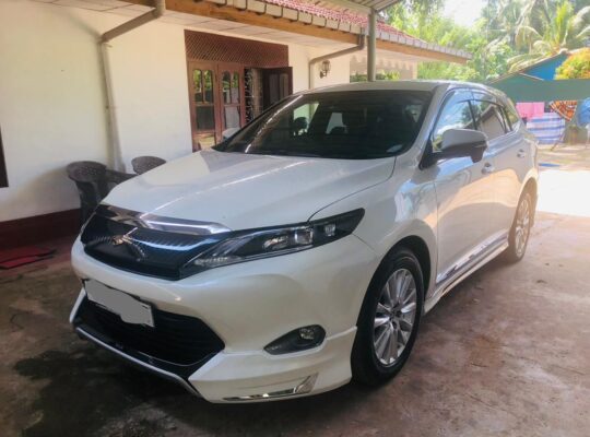 Toyota Harrier 2015