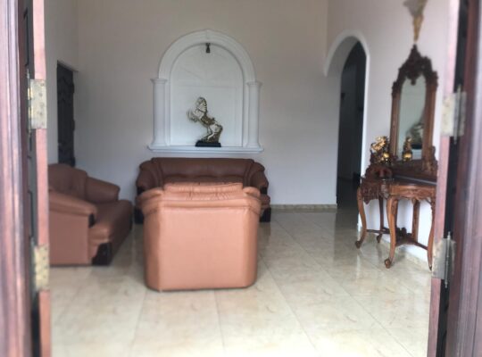 5 Beds House for rent in Kalubowila