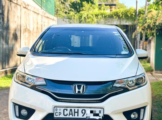 Honda fit GP5 S Grade 2013