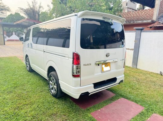 Toyota KDH Hiace Super GL 2015