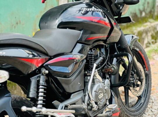 Bajaj Pulsar 150CC