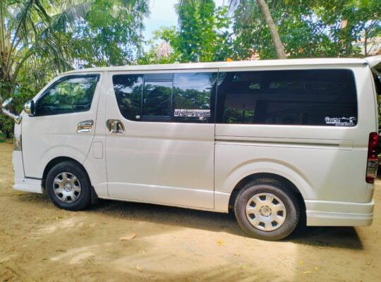 Toyota KDH Hiace Super GL 2011