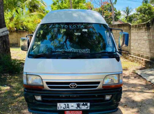 Toyota Hiace Grand Cabin G