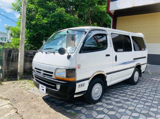 Toyota Dolphin Super GL LH 102 1990