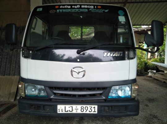 Mazda Titan lorry