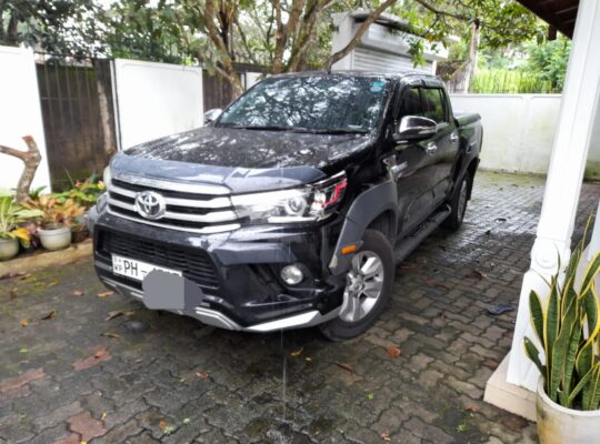 Toyota Hilux Revolution 2016