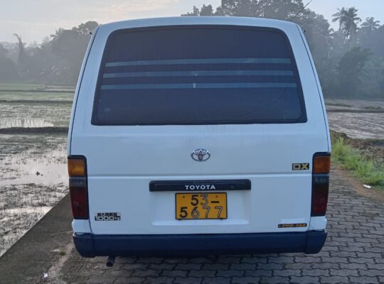 Toyota Hiace DX