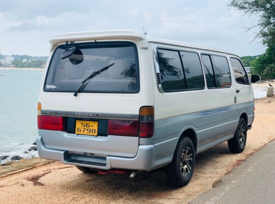 Toyota Hiace Dolphin Super GL LH 113 1999