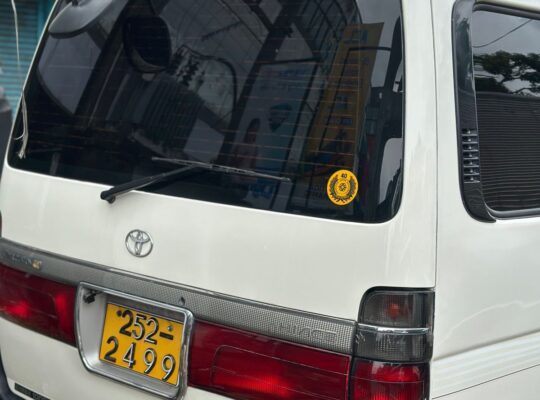 Toyota Hiace Dolphin Super GL LH 103