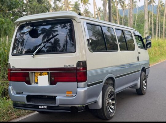 Toyota Hiace Dolphin Super GL LH 113