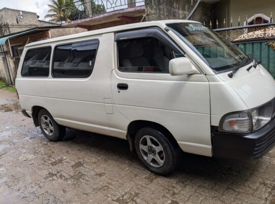 Nissan Van 1993