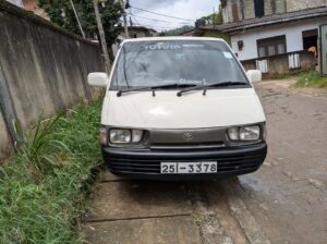 Nissan Van 1993